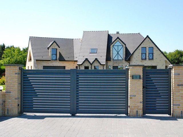 Portail aluminium installé par Verre Clair