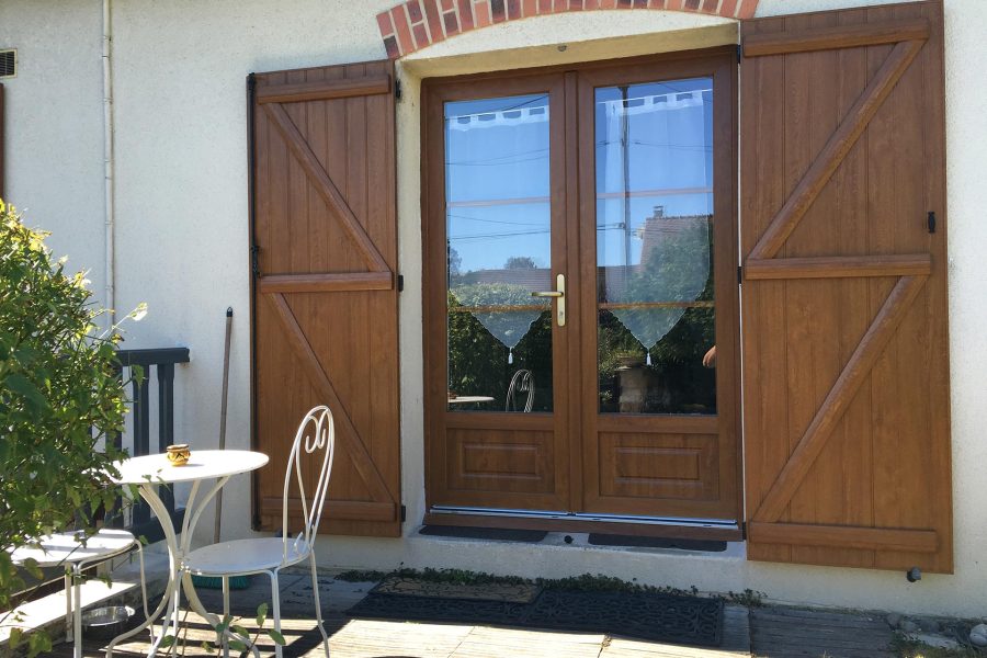 fenêtre pvc avec volet bois