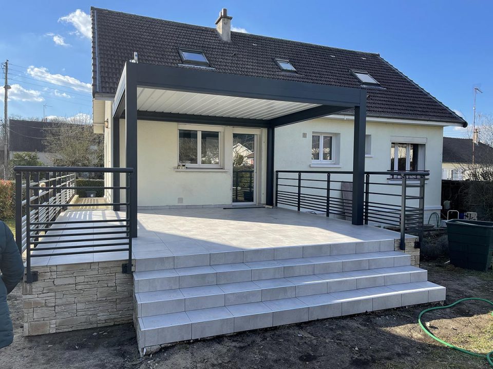 pergola-bioclimatique-verre-clair-(15)