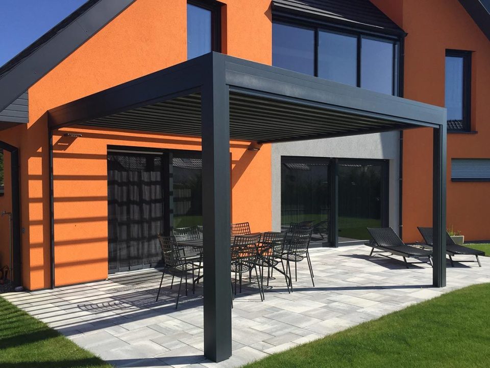 pergola-bioclimatique-verre-clair-(3)